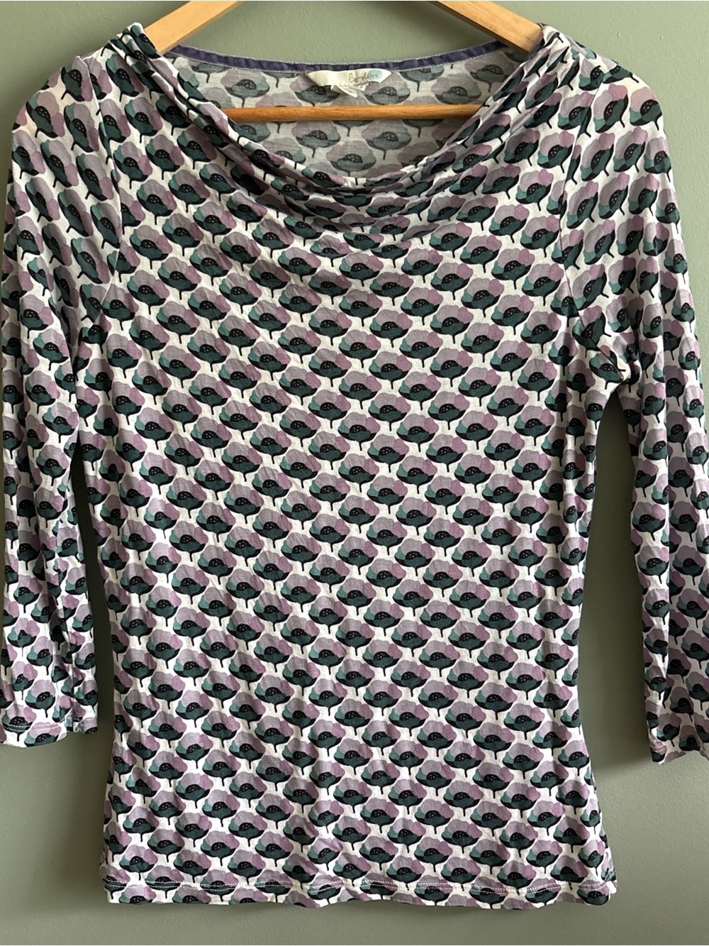 Boden Long-Sleeve Scoop Neck Top